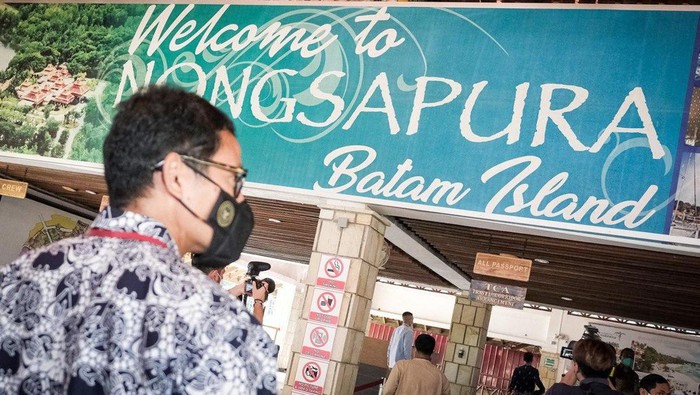 Tinjau Kesiapan Travel Bubble, Sandiaga: Fasilitas di Pelabuhan Nongsapura Sudah Memadai