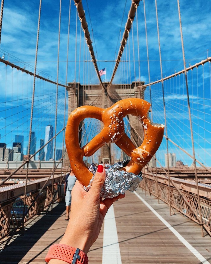 10 Unggahan Foto 'Girl Eat World' Ini Bikin Pengen Makan Sambil Keliling Dunia