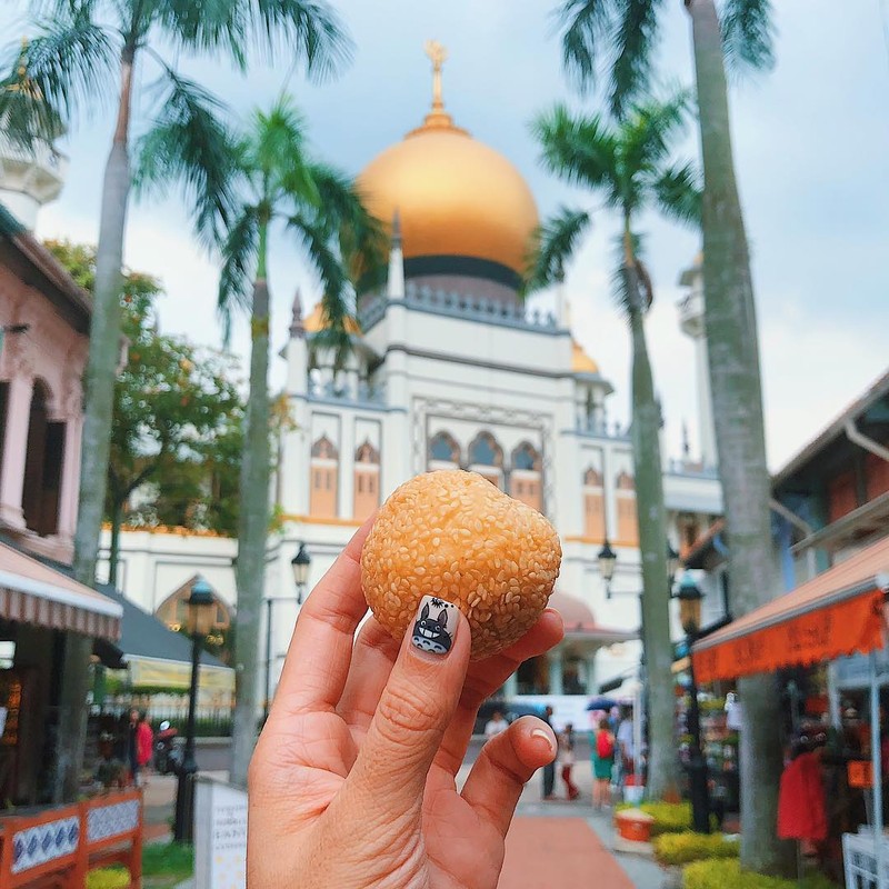 10 Unggahan Foto 'Girl Eat World' Ini Bikin Pengen Makan Sambil Keliling Dunia