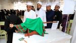 Antusias Warga Lihat Tongkat Hingga Janggut Rasulullah di Aceh