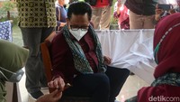 Ketua Umum Partai Kebangkitan Bangsa (PKB) Muhaimin Iskandar mendapat dukungan dari perajin batik untuk maju calon presiden (capres) pada Pilpres 2024, saat berkunjung ke Kampung Batik Giriloyo, Kalurahan Wukirsari, Kapanewon Imogiri, Bantul. Meski mengaku terkejut, Cak Imin menganggap dukungan tersebut sebagai amanah. 