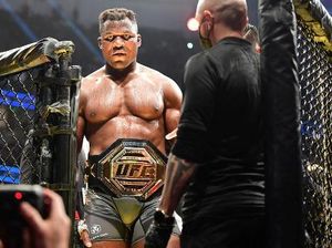Panggung Francis Ngannou: Saat Monster Main Gulat!