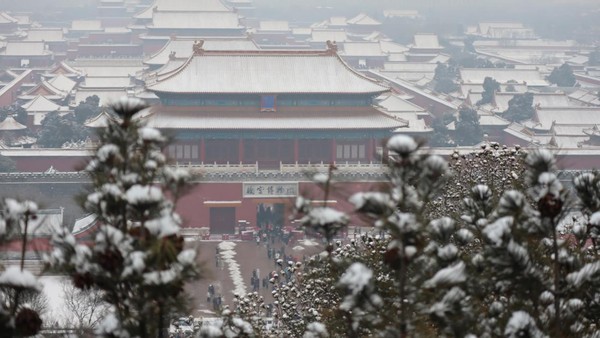 Beijing diguyur hujan salju dalam tiga hari berturut-turut yang merupakan hujan salju pertama pada tahun 2022. Beijing diguyur hujan salju dalam tiga hari berturut-turut yang merupakan hujan salju pertama pada tahun 2022.