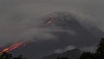 Potret Lava Pijar yang Kembali Meluncur dari Puncak Merapi