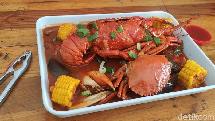 Menu lobster di restoran Afterbreak, Semarang.