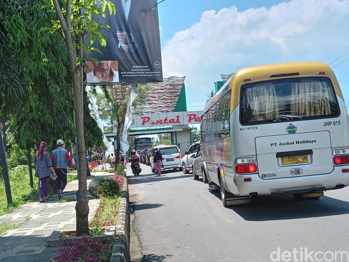 Pantai Pangandaran ramai wisatawan Pantai Pangandaran ramai wisatawan