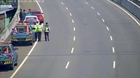 Akibat kejadian ini, lebih dari 7 pengemudi tersebut ditegur oleh kepolisian.  (Foto: Dok. TMC Polda Metro Jaya)