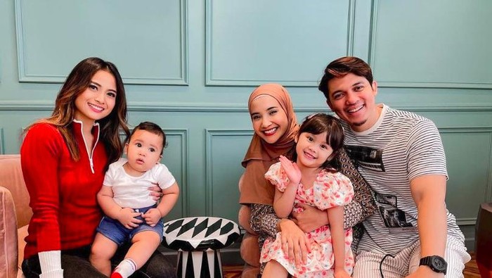 Pertemuan antara Acha Septriasa dengan Irwansyah dan Zaskia Sungkar.