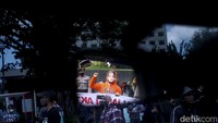 Massa juga meminta KPK agar menjalankan fungsinya sebagai penegak hukum tanpa pandang bulu demi terciptanya keadilan dan meminimalisir terjadinya tindak pidana KKN.