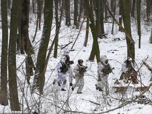 Gempuran di Ukraina Timur Meningkat di Tengah Ancaman Invasi Rusia