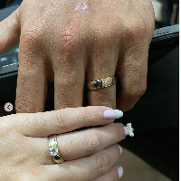 Melalui unggahan di Instagram yang memperlihatkan fotonya berpegangan tangan dengan Aprilio Manganang, Claudya mengungkapkan rasa cintanya. “Milikilah seseorang yg tulus memilihmu dalam kondisi apapun, mengetahui rahasia dan ikhlas menerima masa lalumu. ILoveyousomuch sayang @manganang92,” tulisnya di keterangan foto. Unggahan Claudya ini sudah dikonfirmasi Wolipop kepada yang bersangkutan. Foto: Dok. Instagram @c.cvanrhyn