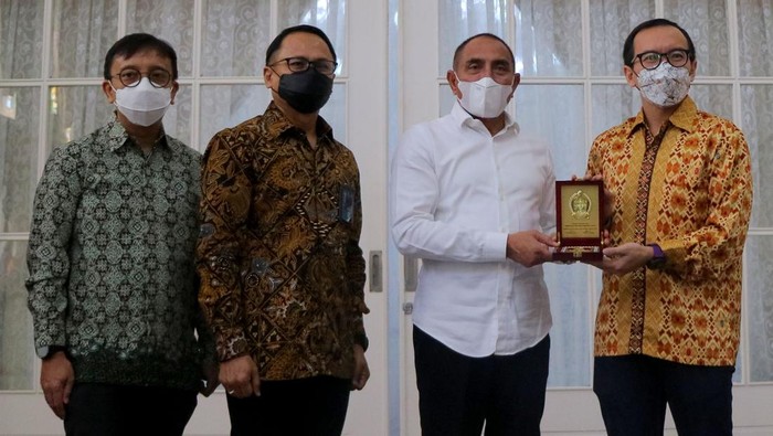 Beragam Produk dan Layanan Guna Akselerasi Digitalisasi Sebagai upaya akselerasi digitalisasi Indonesia sekaligus sejalan dengan langkah untuk transformasi perusahaan telekomunikasi digital, PT Telkom Indonesia (Persero) Tbk (Telkom) terus menghadirkan berbagai produk dan layanan digital sebagai solusi kebutuhan masyarakat.