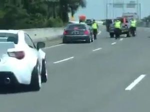 Klarifikasi Konvoi Mobil yang Disetop Polisi di Tol Andara