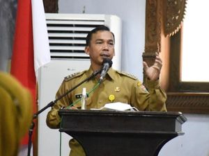 Bupati Batang Minta 8 Ribu Liter Minyak Goreng ke Pemprov, Kenapa?