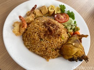 Cafe RSPI : Nostalgia Nasi Goreng Puspita dan Tahu Isi Kantin Rumah Sakit