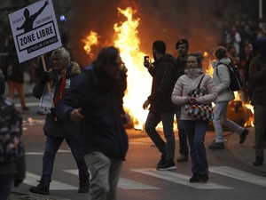 Wartawan Diserang saat Demo Tolak Vaksin di Belgia