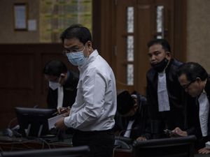 Tentang Rentenir Nanang Bikin Robin Ditegur Hakim dan Jaksa di Sidang