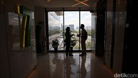 Adhi Commuter Properti akan mendapat Sertifikat Platinum untuk gedung ramah lingkungan dari Green Building Council Indonesia bagi bangunan perkantoran ini.