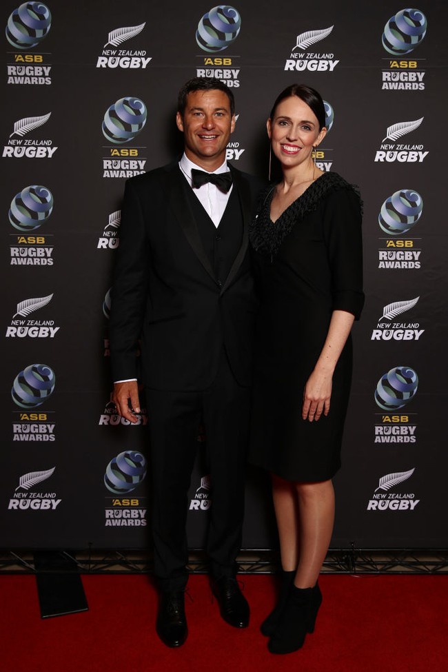 Belum diketahui kapan mereka akan meresmikan hubungannya. Sebab fokus pemerintah Selandia Baru saat ini adalah menekan penyebaran Omicron semaksimal mungkin. Foto: Getty Images