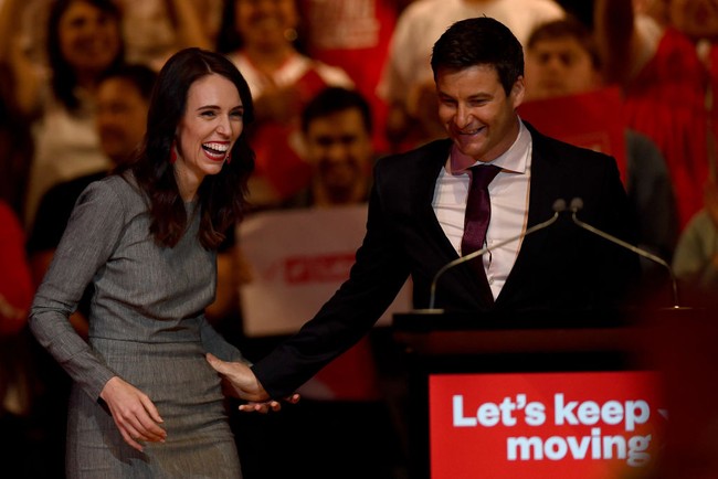 Jacinda Ardern memang belum mengungkapkan tanggal pernikahannya secara gamblang, namun disebut akan dilakukan dalam waktu dekat. Foto: Getty Images