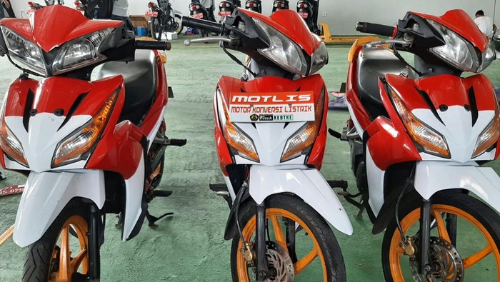 Kementerian ESDM melakukan konversi sepeda motor BBM ke listrik. ama program yang dibuat ialah Program Konversi Sepeda Motor BBM menjadi Sepeda Motor Listrik.
