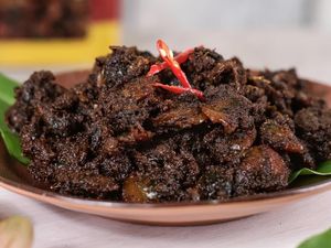 Uniknya Olahan Rendang Lokan Asli Minang, Mau Coba?