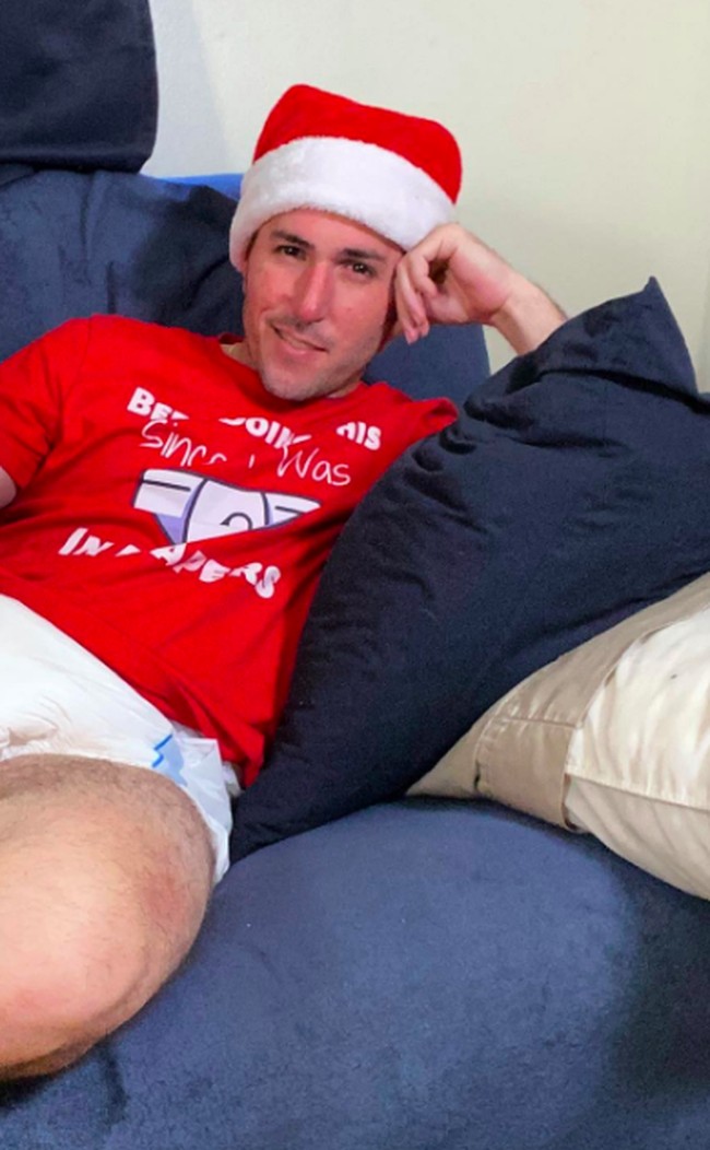 Marc mulai mengompol sekitar usia 15 tahun. Dan 10 tahun setelahnya, dia mulai tidak bisa mengontrol kandung kemihnya dan mendapatkan diagnosa tersebut. Foto: dok. Instagram/@diaperdynamo