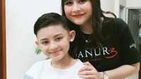 Kabar berpulangnya Matthew White ini membuat rekan sesama artis terkejut. Seperti Prilly Latuconsina yang pernah syuting bersama dan Dania Salsabila, rekan satu managementnya. Foto: Instagram @official.mattwhite