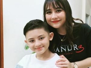 Prilly Latuconsina Kenang Mendiang Matthew White yang Pintar dan Dewasa