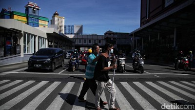 Melihat Uji Coba Pelican Crossing Glodok