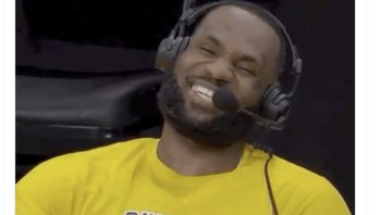 Arsenal ditertawakan karena belum pernah menang di 2022 dan lebih banyak meraih kartu merah ketimbang gol. Foto: Twitter