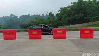 Ruas yang dijajal adalah seksi 1 Cileunyi-Pamulihan 11,4 kilometer yang mulai beroperasi Selasa (25/1) pukul 06.00 WIB.