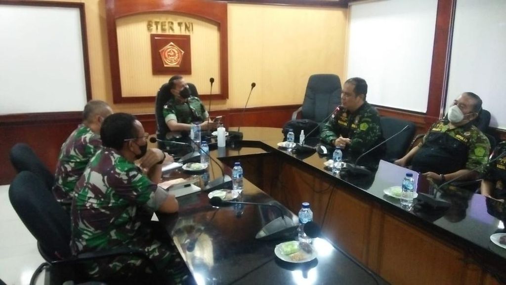Momen Silaturahmi Hipakad ke TNI AD