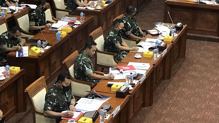 Panglima TNI Jenderal Andika Perkasa rapat dengan Komisi I DPR RI.