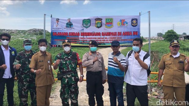 Pemkab Bekasi Tutup TPS Liar di Bantaran Kali CBL