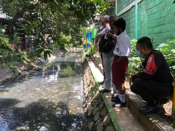 Penemuan mayat janin di Surabaya