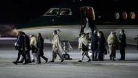 Perwakilan Taliban tampak tiba di Gardermoen, Norwegia, Sabtu (22/1/2022) waktu setempat untuk bertemu dengan sejumlah negara Barat. Tidak disebutkan negara mana saja yang bakal bertemu dengan delegasi Taliban.