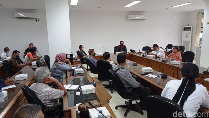 Rapat Dengar Pendapat Umum (RDPU) relokasi PKL Malioboro di Gedung DPRD Kota Jogja, Senin (24/1/2022).