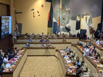 Komisi II DPR Setuju Pilkada Serentak 27 November 2024