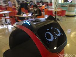 Robot Pengantar Makanan Ini Wara-wiri di Mal Jakarta