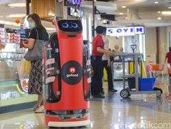 Robot Pengantar Makanan Ini Wara-wiri di Mal Jakarta