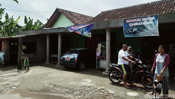 Keluarga Sumanto (58) tak punya tetangga gegara proyek Tol Jogja-Solo. Seluruh tetangganya di RT 14 RW 5 Dusun Ngentak, Klaten, pindah karena terdampak proyek tol.