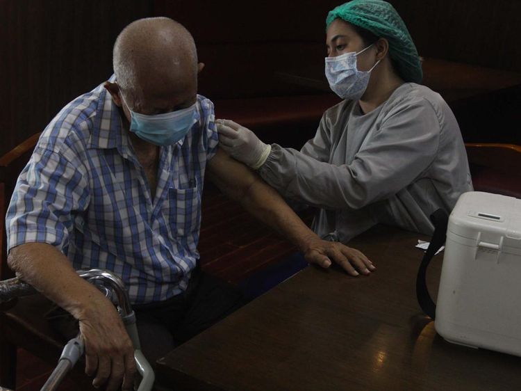 Vaksinasi Booster untuk Lansia Terus Dikebut