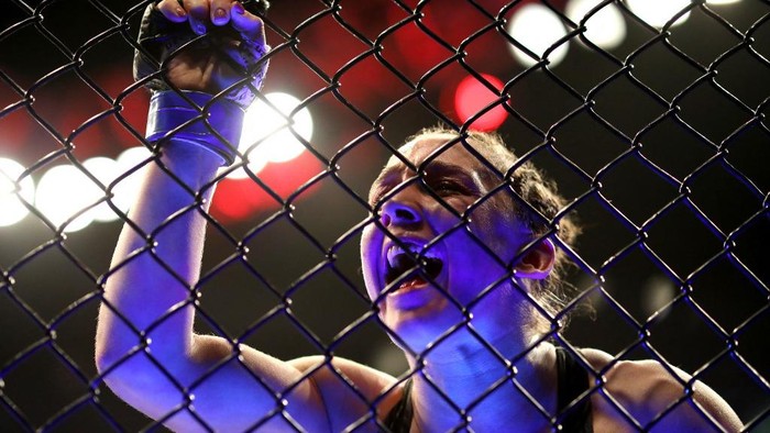 ANAHEIM, CALIFORNIA - JANUARY 22: Vanessa Demopoulos celebrates after defeating Silvana Gomez Juarez of Argentina by submission in their strawweight fight during the UFC 270 event at Honda Center on January 22, 2022 in Anaheim, California.   Katelyn Mulcahy/Getty Images/AFP (Photo by Katelyn Mulcahy / GETTY IMAGES NORTH AMERICA / Getty Images via AFP)