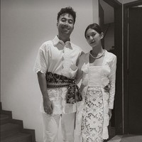 Vidi Aldiano dan Sheila Dara telah melangsungkan akad nikah dan resepsi pada 15 Januari lalu. Baru-baru ini pasangan selebriti tersebut mengadakan perayaan lain yakni ngunduh mantu. Foto: Instagram @vidialdiano