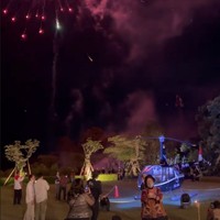 Acara tersebut juga dimeriah dengan kembang api yang meramaikan suasana. Foto: Instagram @cristie.ofcl