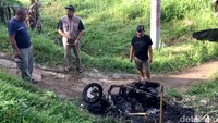 Warga heboh karena mendengar suara benda terbakar dari arah pesawahan.