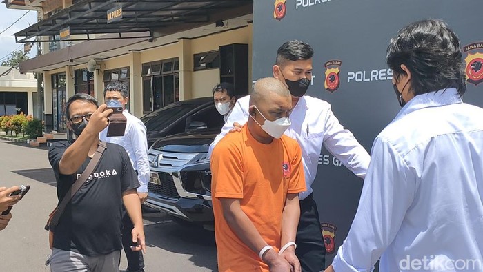 Yusup Adi (41), dalang di balik tewasnya wanita penjual jamu di Cikelet Garut pada Desember 2020 lalu.