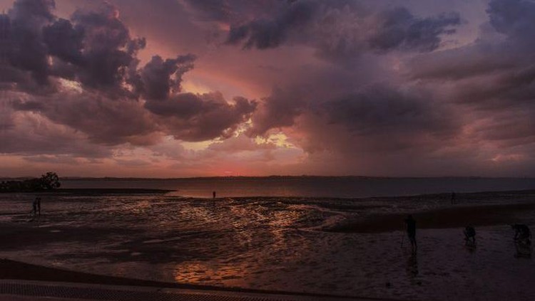 Bikin hasil foto yang bagus nggak melulu harus susah dan mahal lho. Trik ini memungkinkan dicoba dengan apa yang ada di sekitar, bahkan dengan handphone sekalipun. Yuk simak.