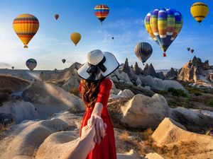 Impian Sandiaga: Penerbangan Turki ke Bali dan Balon Udara Cappadocia